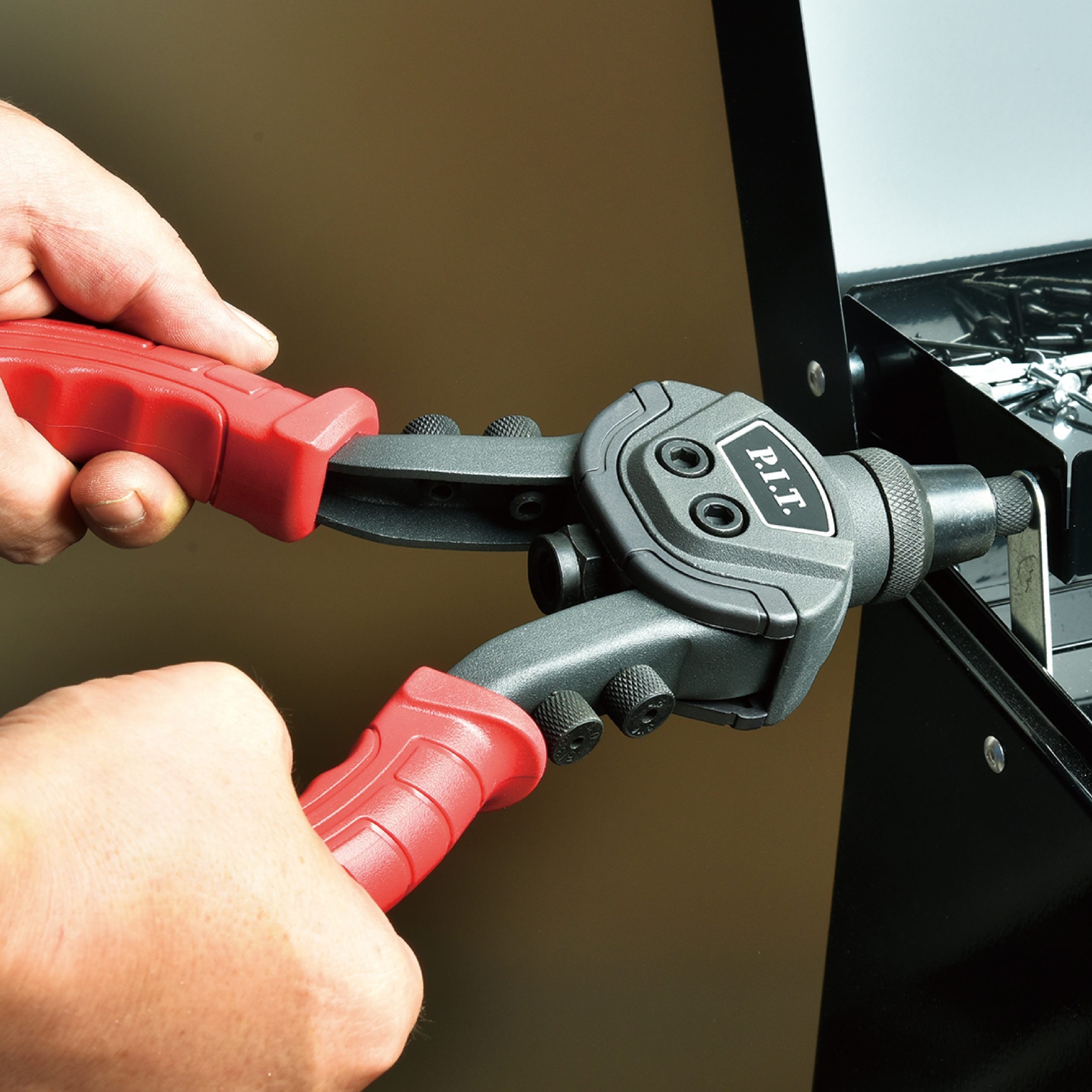 انبر پرچ کن دستی حرفه ای کد HHDR02-100A پی آی تی